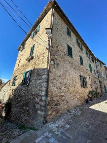 Foto Appartamento in via Cavour, Suvereto Centro di 95 m² con 4 locali