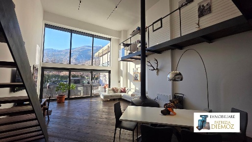 Foto Loft a Aosta Centro di 158 m² con 5 locali in vendita