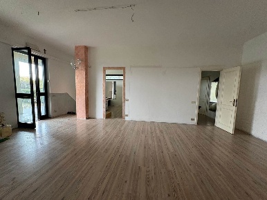 Foto Negozio a Certaldo Certaldo Alto di 125 m² in vendita