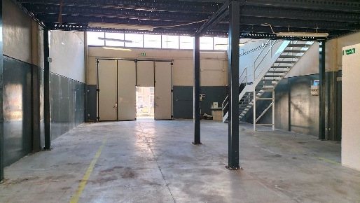 Foto Capannone industriale a Livorno Corea di 180 m² con 4 locali