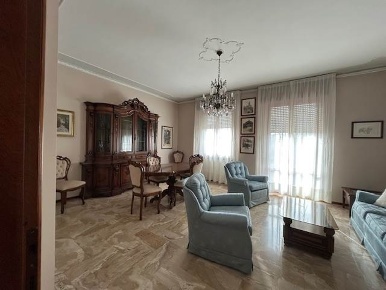 Foto Appartamento in Via Guerzoni 0, Piacenza Stadio di 100 m² con 4 locali