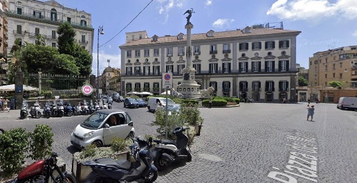 Foto Attività commerciale a Napoli Chiaia di 30 m² in affitto