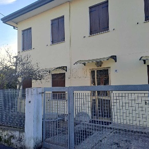 Foto Villa singola a Padova Arcella - Sant'Antonino di 155 m² con 8 locali