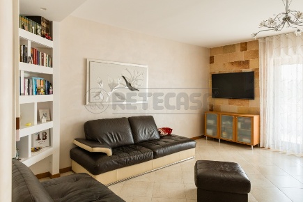 Foto Appartamento in Via Parigi, Altamura di 130 m² con 4 locali in vendita