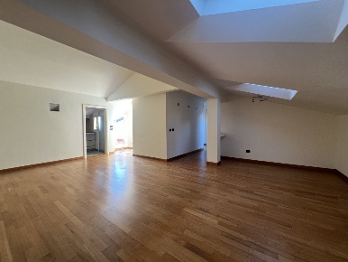 Foto Attico a Reggio nell'Emilia Centro Storico di 113 m² con 5 locali