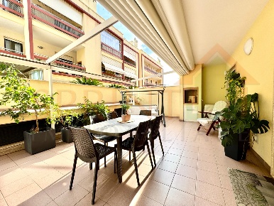 Foto Appartamento in Via Cosimo Turi 1, Monopoli di 95 m² con 4 locali