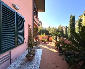 Foto Appartamento in Via dell'Alberaccio, Prato Galciana di 110 m²