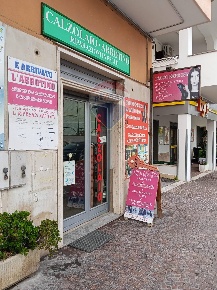 Foto Laboratorio in via Matteotti, Anzio Centro Storico di 36 m² in vendita