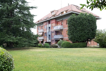 Foto Ufficio in Via San Giacomo, Casatenovo Centro di 65 m² con 1 locali