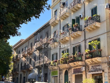 Foto Appartamento in Via Archimede, Palermo Politeama - Ruggiero Settimo