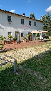 Foto Rustico a Buggiano Borgo A Buggiano di 465 m² con 15 locali in vendita