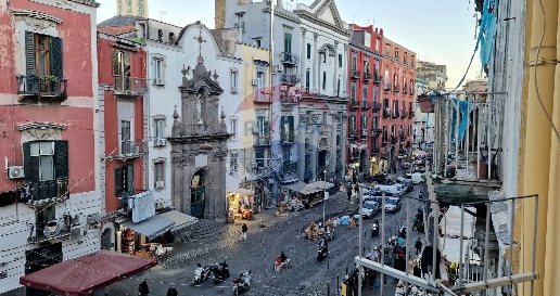 Foto Appartamento in Via Dei Vergini, Napoli Sanità di 150 m² con 4 locali