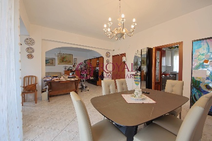 Foto Appartamento in Viale Della Liberta', Livorno Fabbricotti di 163 m²