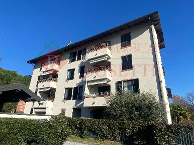 Foto Appartamento in via Liguria, Legnano di 112 m² con 4 locali in vendita