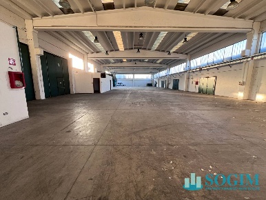 Foto Capannone industriale a Gaggiano Centro di 2380 m² in affitto