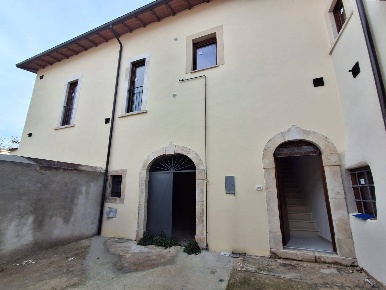 Foto Casa indipendente in Via Colle, San Demetrio ne' Vestini Centro
