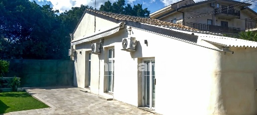 Foto Villa singola in Via Gramsci, Gravina di Catania Centro di 100 m²