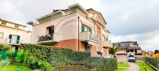Foto Appartamento in via Garibaldi, Solbiate Arno Centro di 90 m²