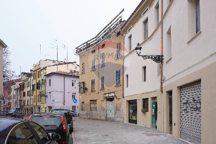 Foto Appartamento in Via Domenico Galaverna, Parma di 43 m² con 2 locali