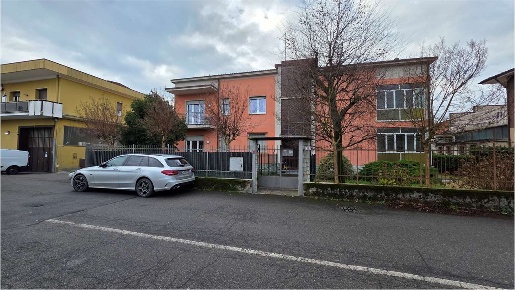 Foto Appartamento in Via Dante Alighieri  1, Carugo Centro di 130 m²