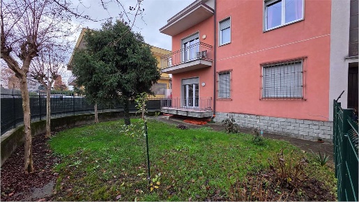 Foto Appartamento in Via Dante Alighieri  1, Carugo Centro di 130 m²