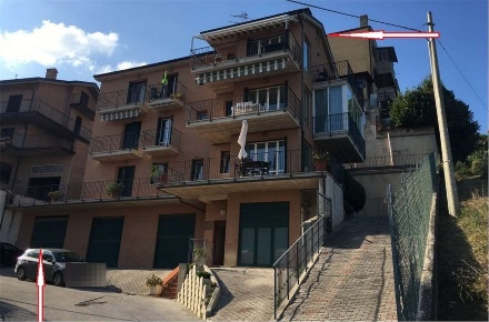 Foto Appartamento in Via Donato Bramante, Fermo Centro di 108 m² all'asta