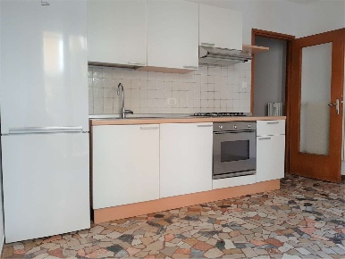 Foto Appartamento in Via Pascoli, Trento Semicentro di 85 m² con 4 locali
