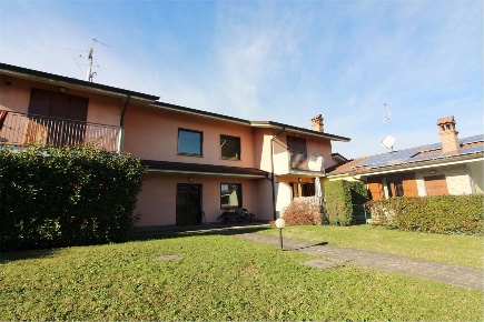 Foto Appartamento in via Deledda, Bonate Sopra Centro di 53 m² con 2 locali