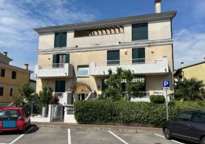 Foto Appartamento in Via Michelangelo, Fossò Centro di 125 m² con 6 locali
