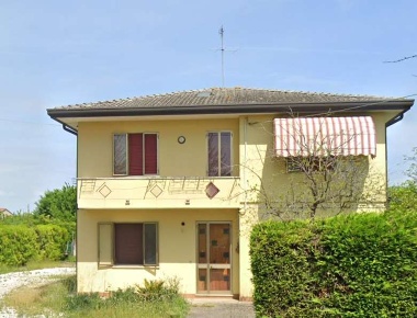 Foto Case indipendenti in Via Cristo, Arre di 178 m² con 8 locali all'asta