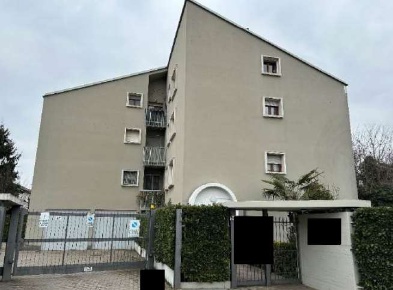 Foto Appartamento in Via Bainsizza 32, Legnano di 212 m² con 4 locali