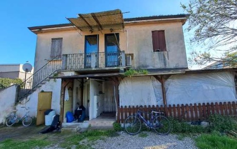 Foto Appartamento in Via Colombara, Venezia di 62 m² con 4 locali all'asta