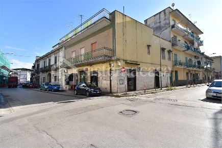 Foto Negozio a Afragola di 45 m² con 2 locali in vendita