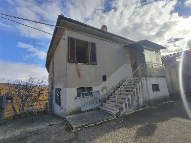 Foto Appartamento a Terni di 100 m² con 4 locali in vendita