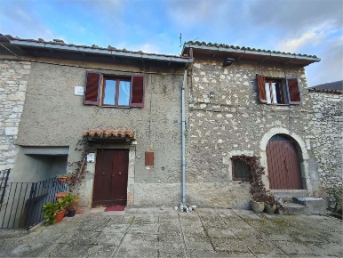 Foto Appartamento a Ferentillo di 100 m² con 4 locali in vendita