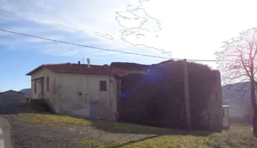 Foto Case indipendenti in Località Costa dei Gazzi di Grezzo, Bardi Grezzo