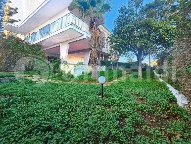 Foto Villa unifamiliare in Via Trento 17, Gallipoli Via Lecce, Ospedale