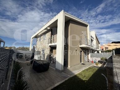 Foto Villa unifamiliare in Via J.Kennedy 13, Marino Frattocchie di 143 m²