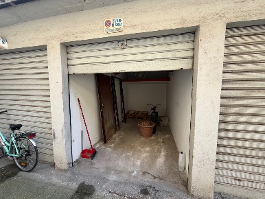Foto Box in Via Garage Via val d'Aosta 2, Terni Borgo Bovio di 12 m²