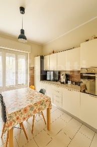 Foto Appartamento in Via Mottarone 1, Arona Centro di 80 m² con 3 locali