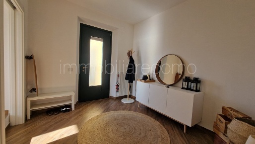 Foto Appartamento in Via Besana, Moltrasio di 110 m² con 3 locali