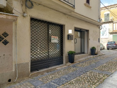 Foto Magazzino a Naro di 30 m² con 1 locali in affitto