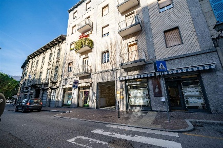 Foto Appartamento a Lecco Centro di 147 m² con 4 locali in vendita