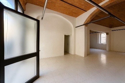 Foto Attività commerciale a Cecina Cecina Centro di 45 m² con 2 locali