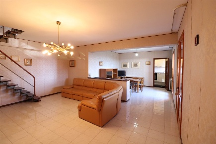 Foto Appartamento in VIA GESUALDO BUFALINO  5, Aci Catena Centro di 174 m²