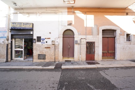 Foto Locale commerciale in Via Monza  11/13, Palo del Colle Centro