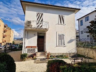 Foto Casa indipendente a Spoleto Via Marconi, San Nicolò di 140 m²