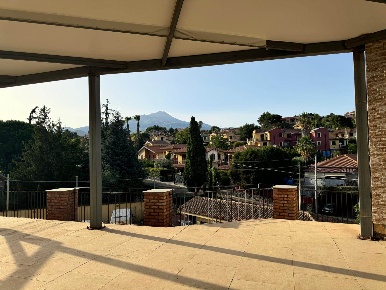 Foto Appartamento a Trecastagni di 150 m² con 3 locali in affitto