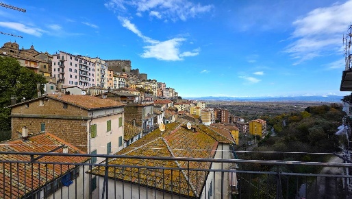 Foto Appartamento in Via Fossatello 21, Soriano nel Cimino Centro di 80 m²