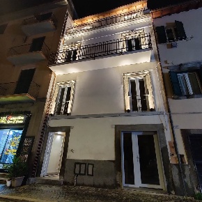 Foto Casa indipendente in Via San Faustino 21, Viterbo di 250 m² in vendita